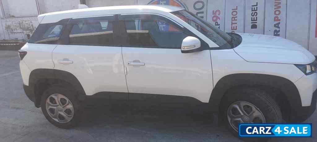 Maruti Suzuki Vitara Brezza LXI Smart Hybrid