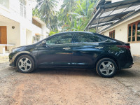 Black Hyundai Verna SX