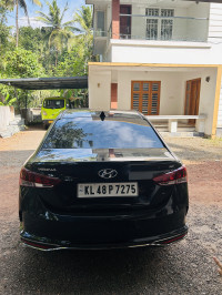 Black Hyundai Verna SX
