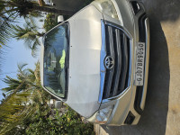 Silver Toyota Innova 2.5gx
