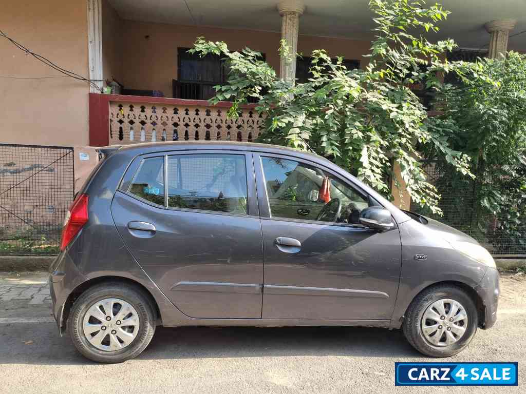 Carbon Grey Hyundai i10 Sportz 1.2