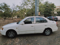 White Hyundai Accent CNG