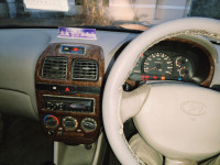 White Hyundai Accent CNG