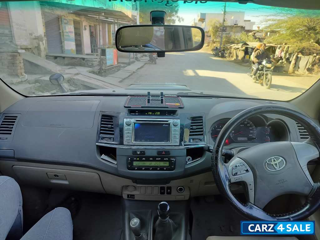 Toyota Fortuner 4x4 manual