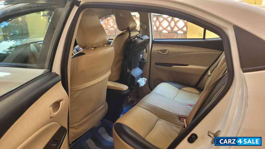 White Toyota Yaris J