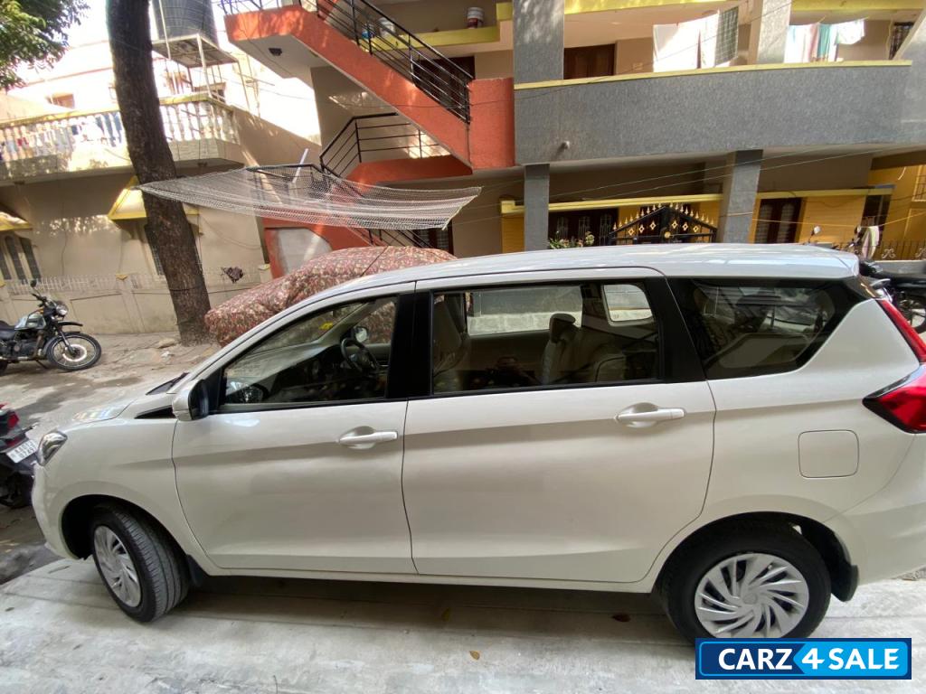 Pearl Arctic White Maruti Suzuki Ertiga VXICNG