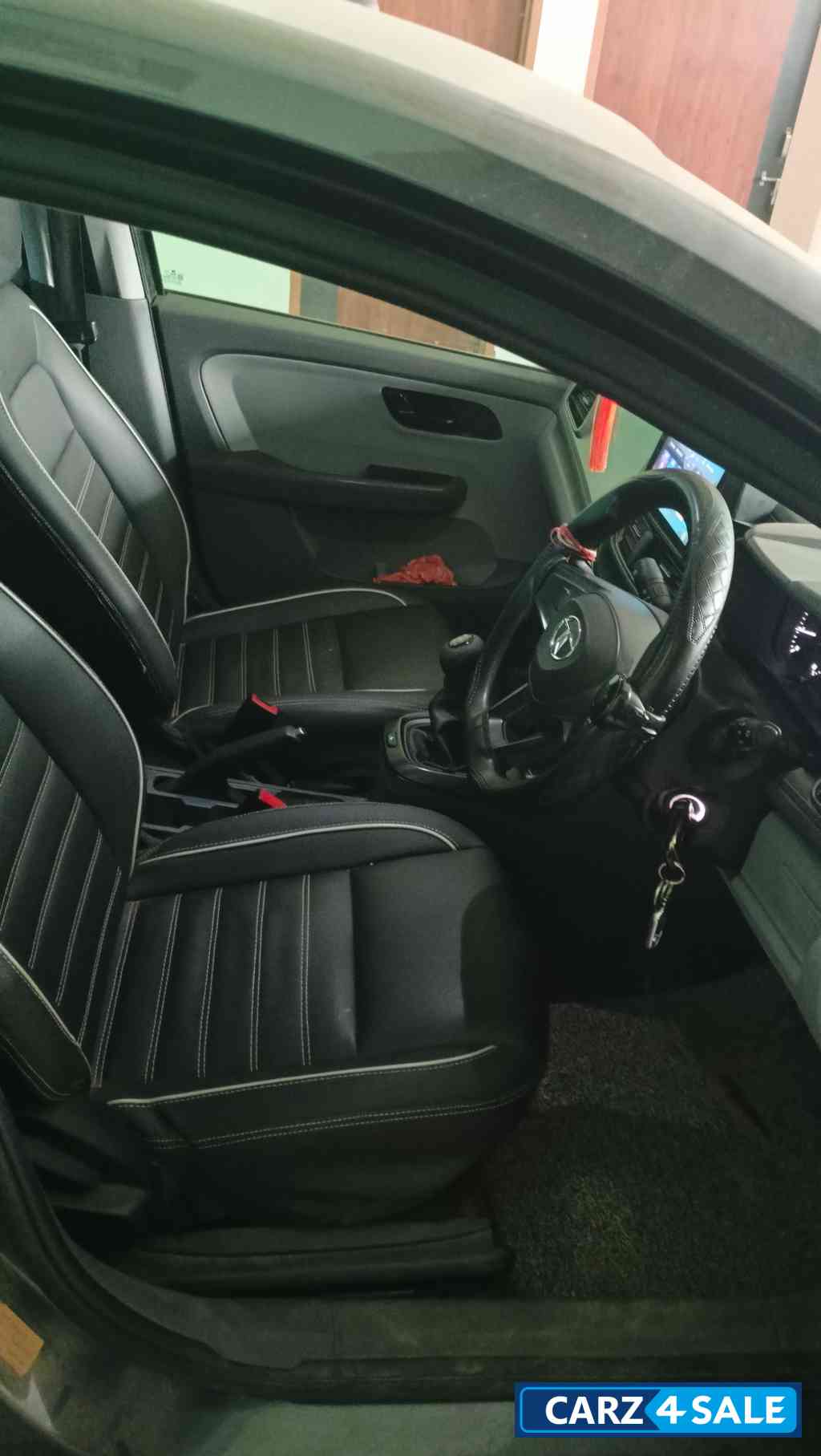 Tata Altroz XE Tata Altroz XE