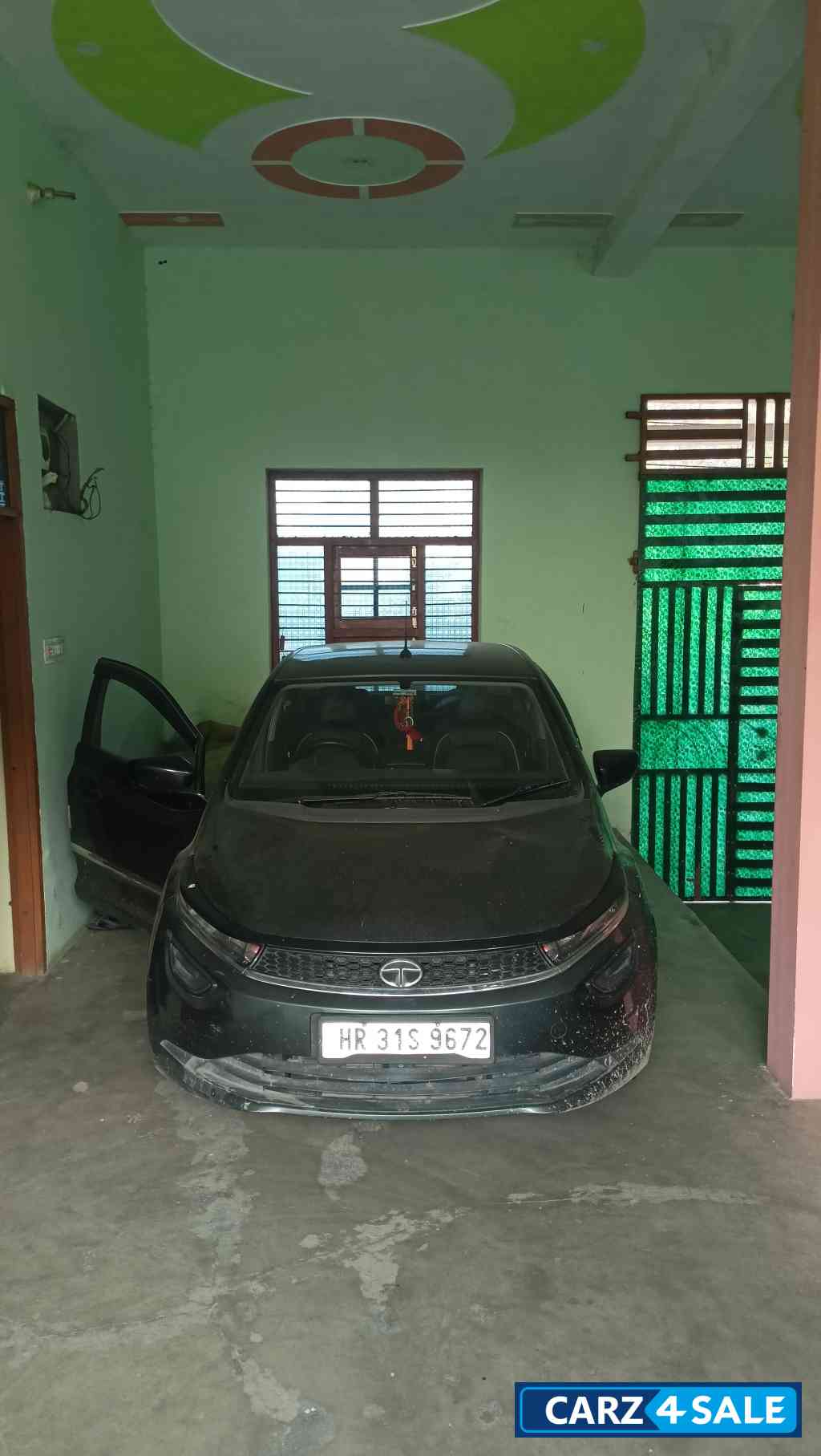 Tata Altroz XE Tata Altroz XE