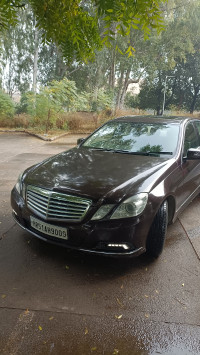 Cherry Brown Mercedes-Benz E-Class E250 Elegance