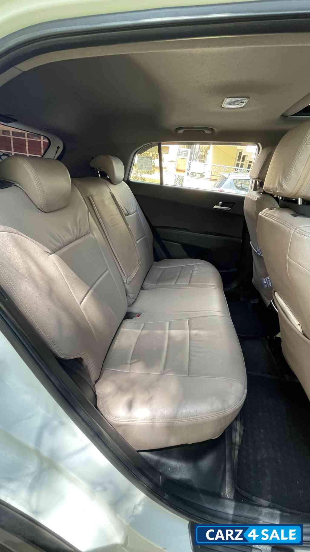 Polar White Hyundai Creta SX VTVT Automatic