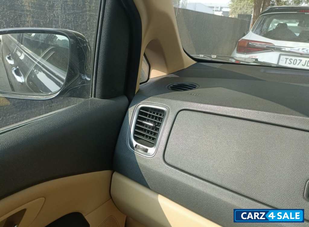 Black Pearl Kia Carnival Limousine auto