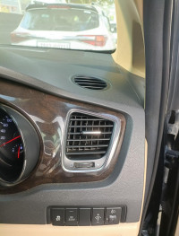 Black Pearl Kia Carnival Limousine auto