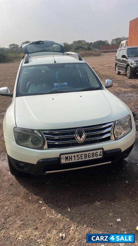 White Renault Duster 110 rxz White Renault Duster 110 rxz