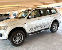 White Mitsubishi Pajero Sports