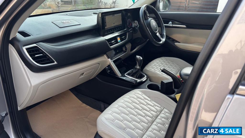 Steel Silver Kia Seltos HTX+