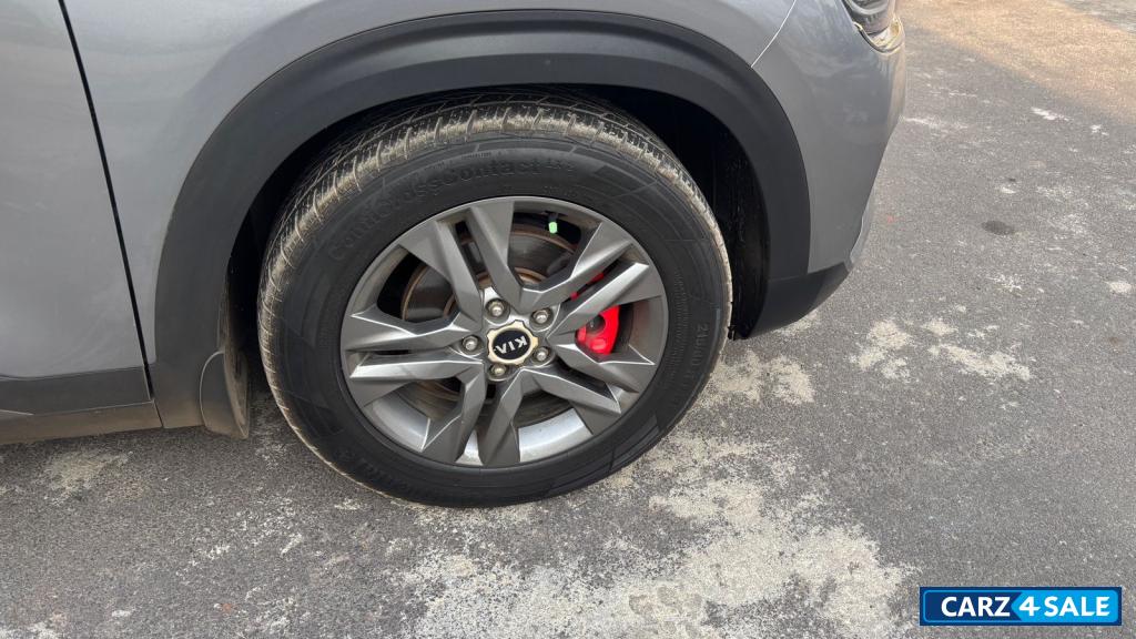 Steel Silver Kia Seltos HTX+