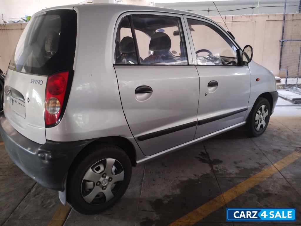 Silver Hyundai Santro LE Zipdrive