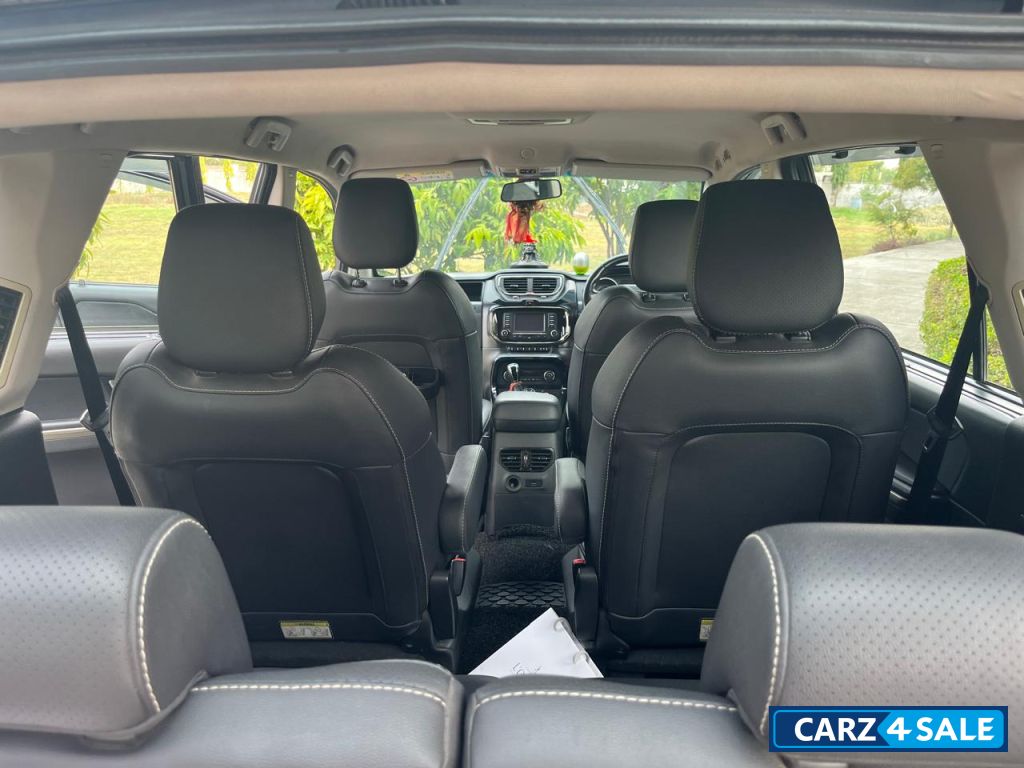 Dark Grey Tata Hexa HT 6 Seater Dark Grey Tata Hexa HT 6 Seater
