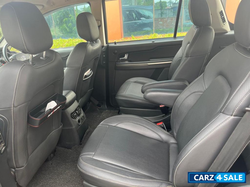 Dark Grey Tata Hexa HT 6 Seater Dark Grey Tata Hexa HT 6 Seater