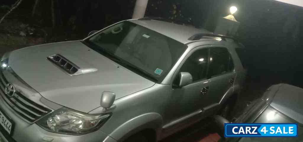 Silver Toyota Fortuner 2012 For 3.0 2WD AT D