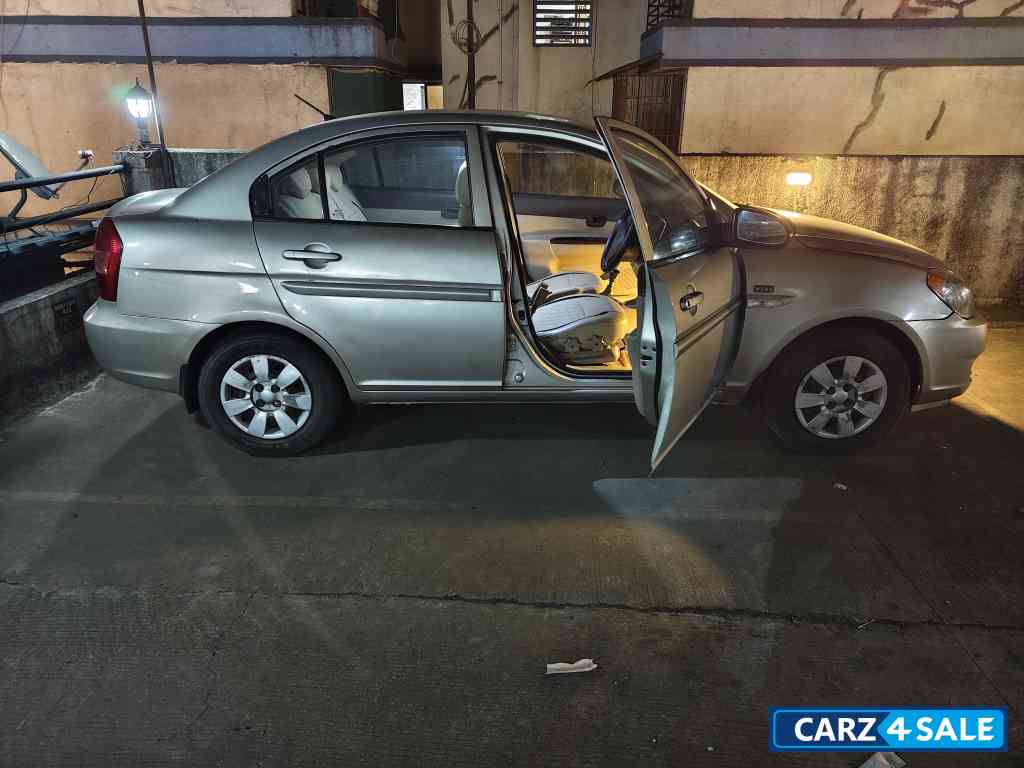 R Earth Hyundai Verna 1.6 VTVT