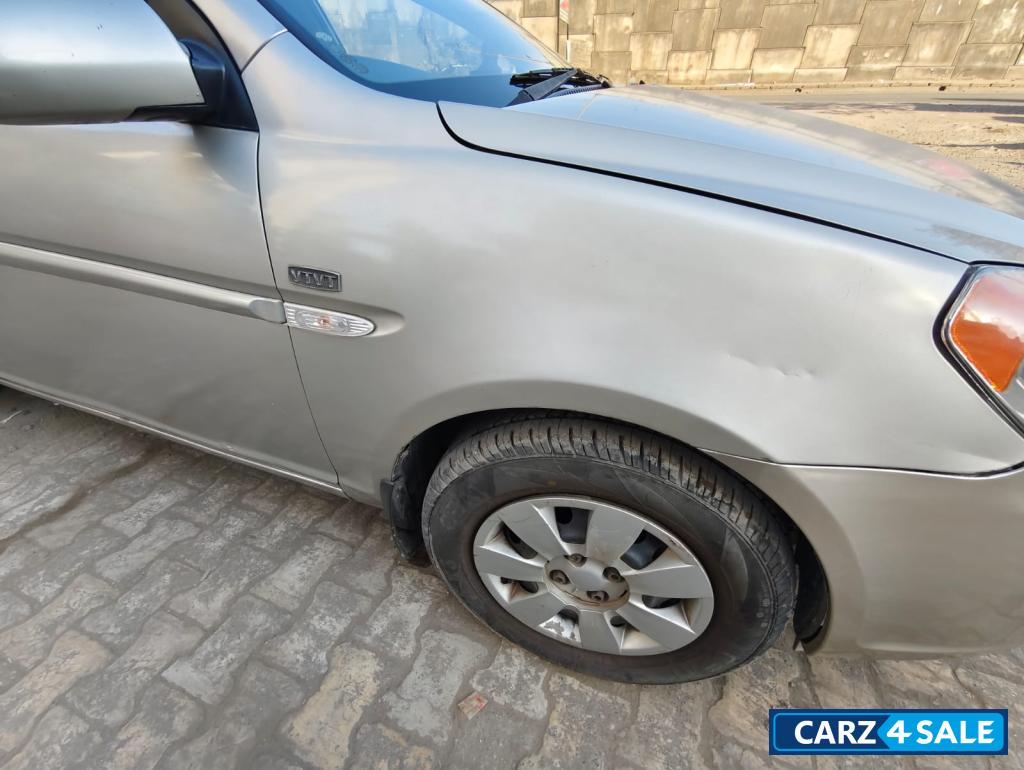 R Earth Hyundai Verna 1.6 VTVT