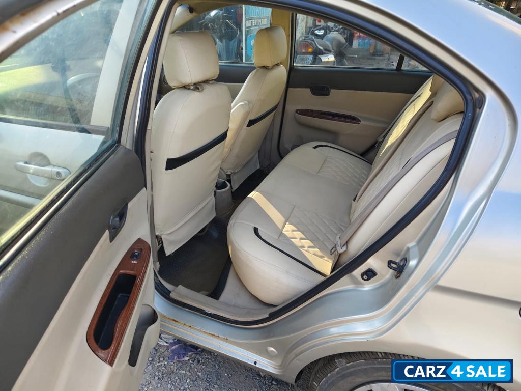 R Earth Hyundai Verna 1.6 VTVT