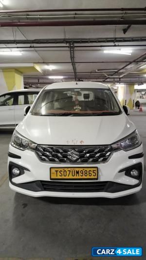 White Maruti Suzuki Ertiga Vxi CNG