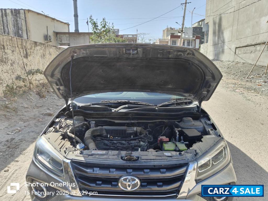 Toyota Urban Cruiser 1.5 MID GRADE MT