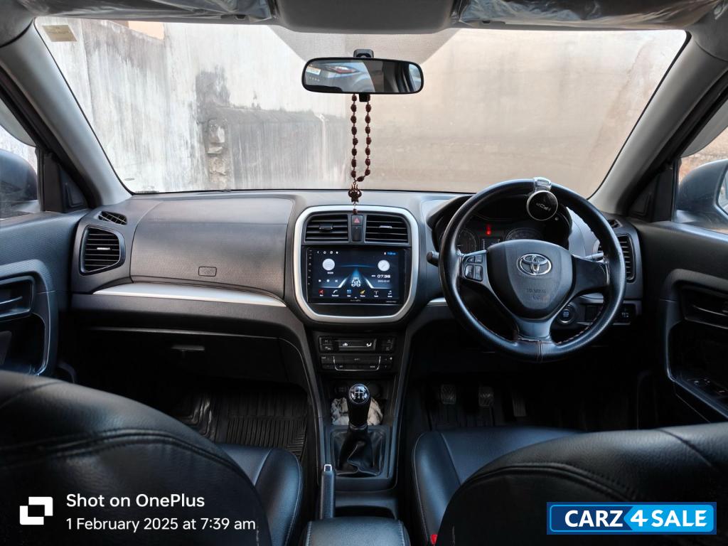 Toyota Urban Cruiser 1.5 MID GRADE MT