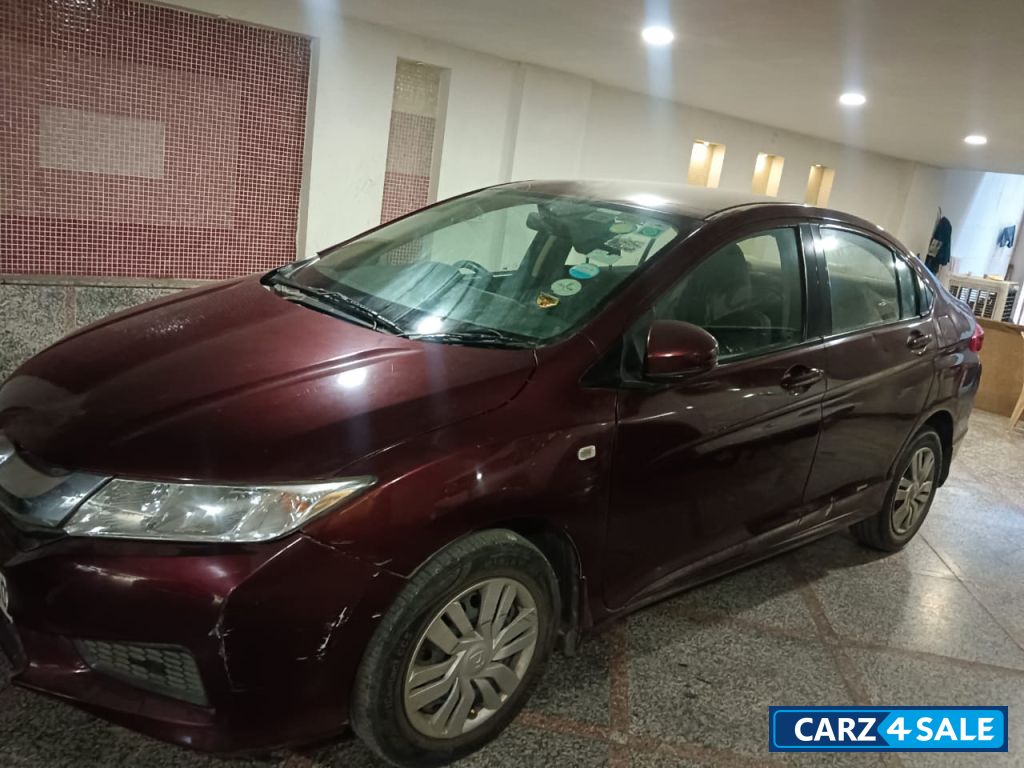 Red Honda City i VTec SV