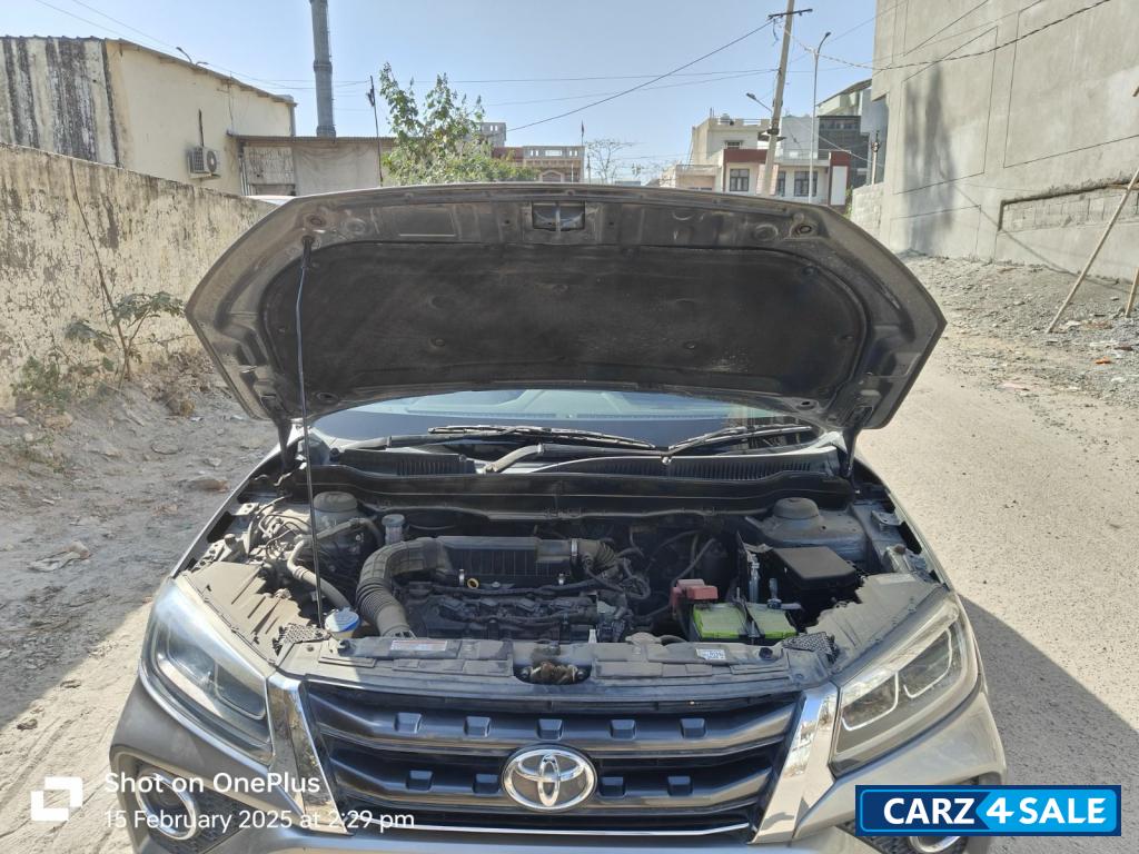 Grey Toyota Urban Cruiser 1.5 MID GRADE MT