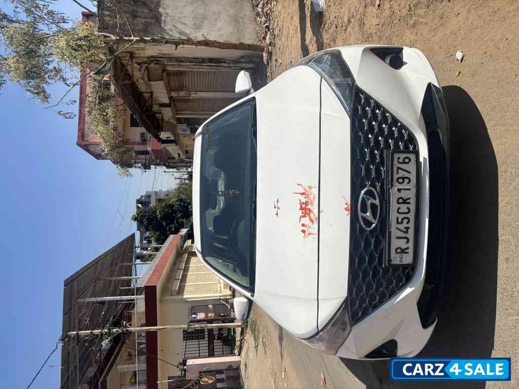 Hyundai Verna 1.5 MPI S+ MT