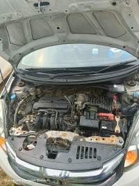 White Honda Amaze E MT