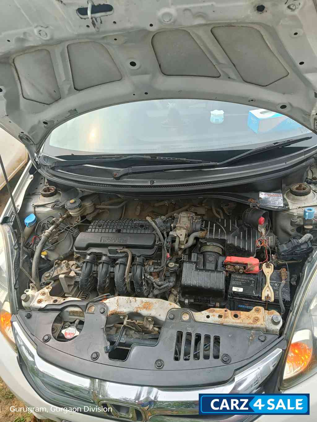 White Honda Amaze E MT