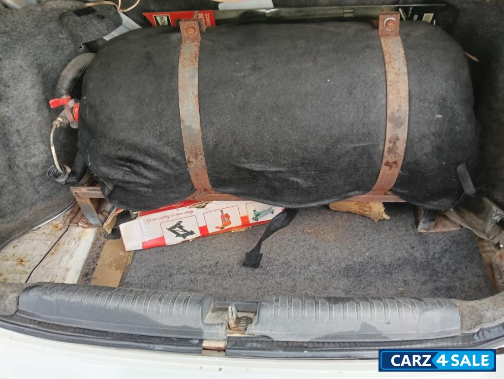 White Honda Amaze E MT