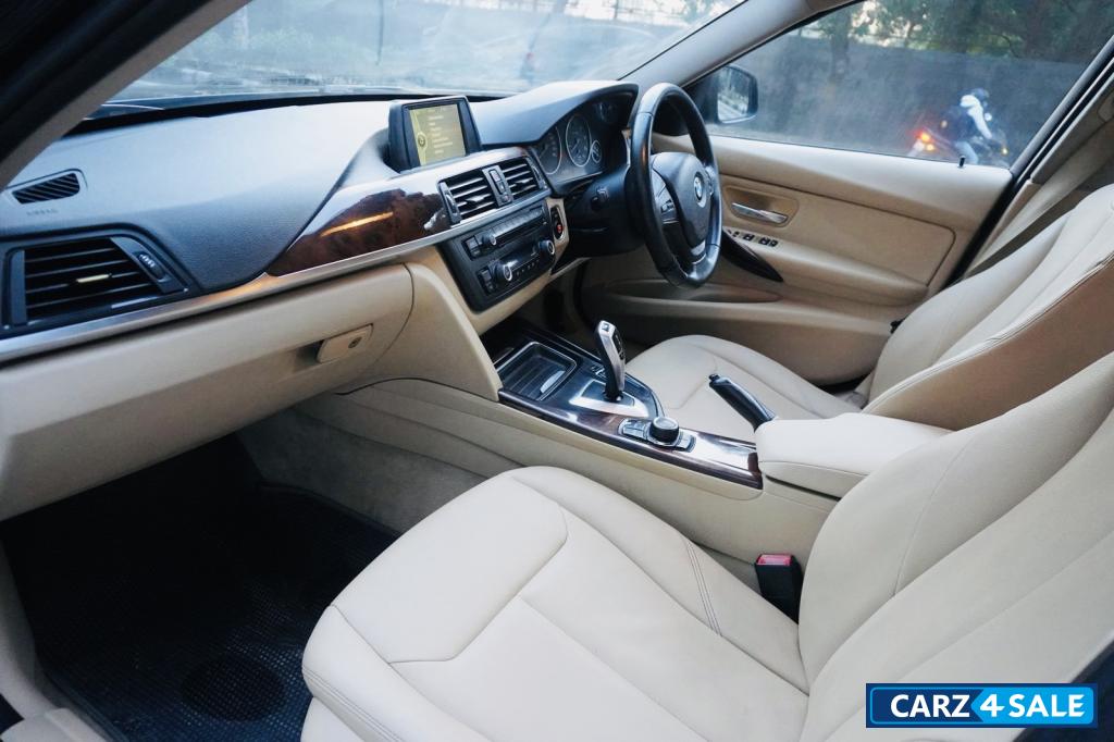 Blue BMW 3-Series 320 D