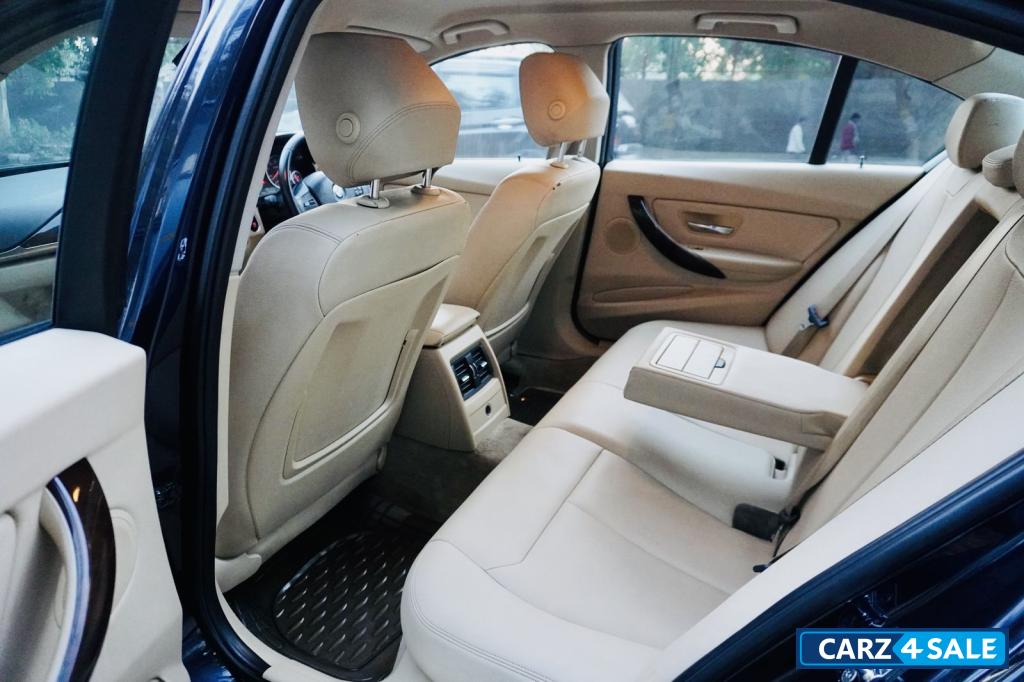 Blue BMW 3-Series 320 D