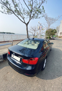 Blue BMW 3-Series 320 D