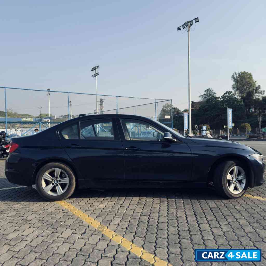 Blue BMW 3-Series 320 D