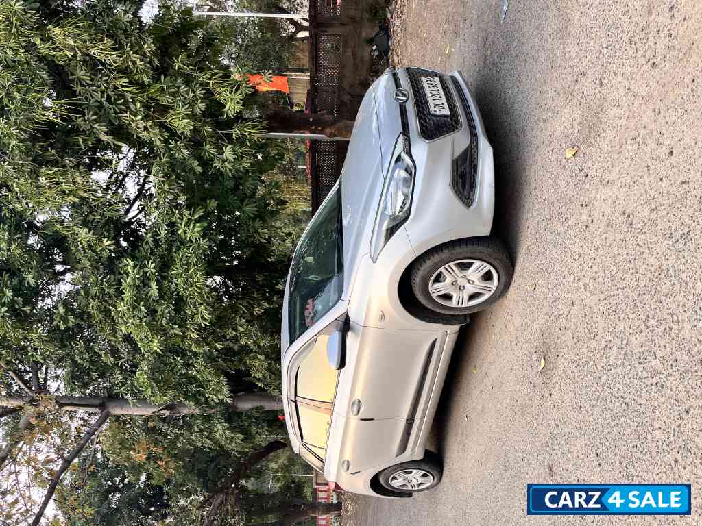 Silver Hyundai i20 Magna