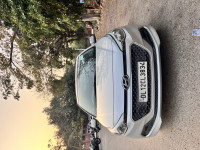 Silver Hyundai i20 Magna