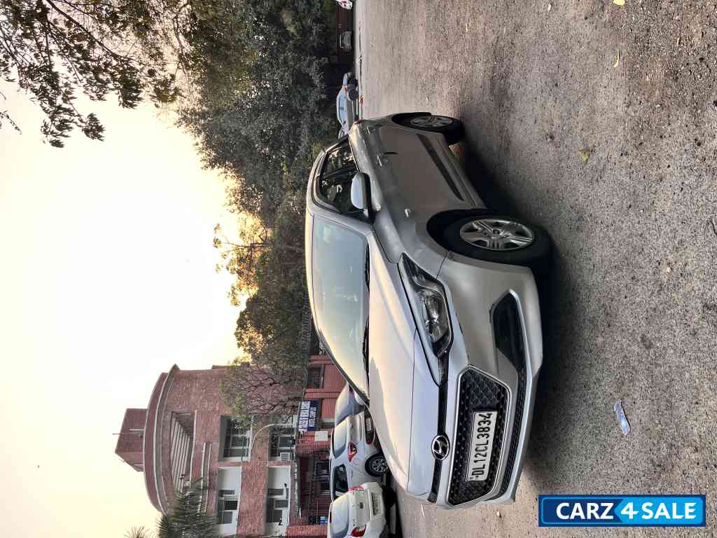 Silver Hyundai i20 Magna Silver Hyundai i20 Magna