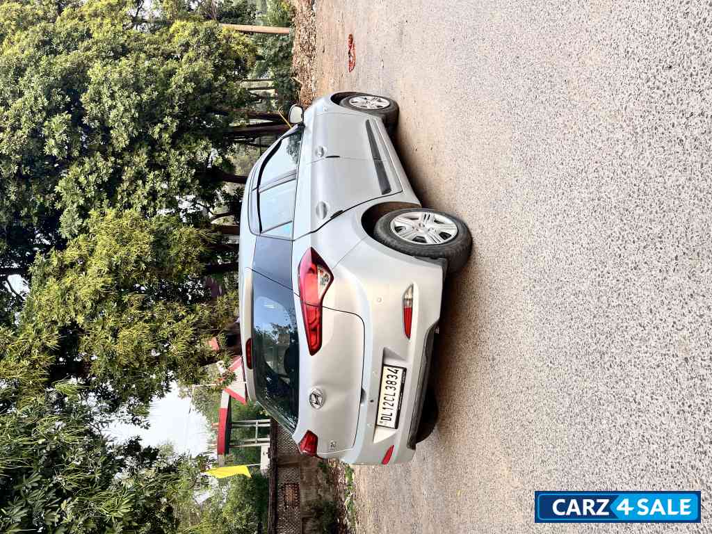 Silver Hyundai i20 Magna Silver Hyundai i20 Magna