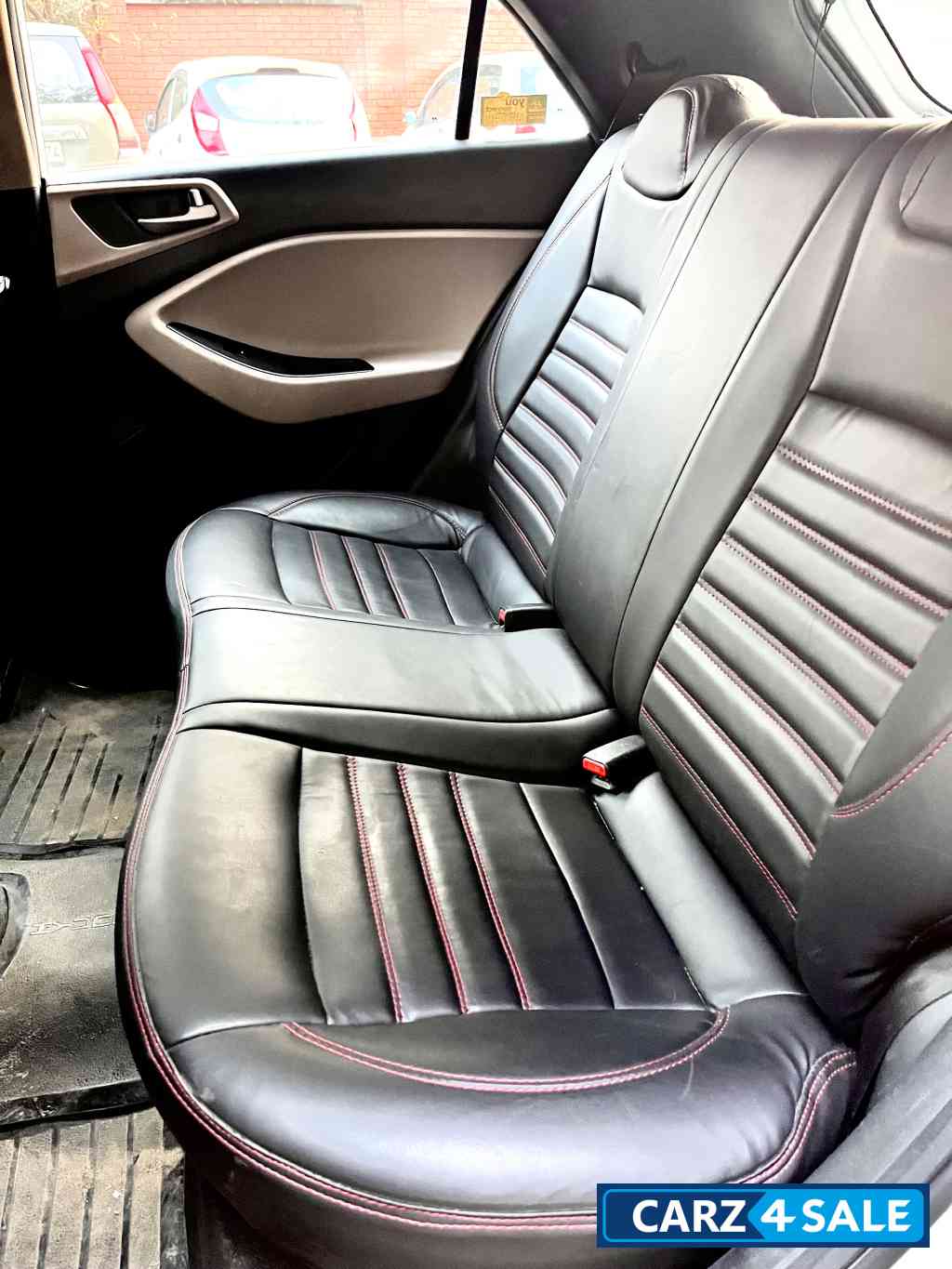 Silver Hyundai i20 Magna Silver Hyundai i20 Magna