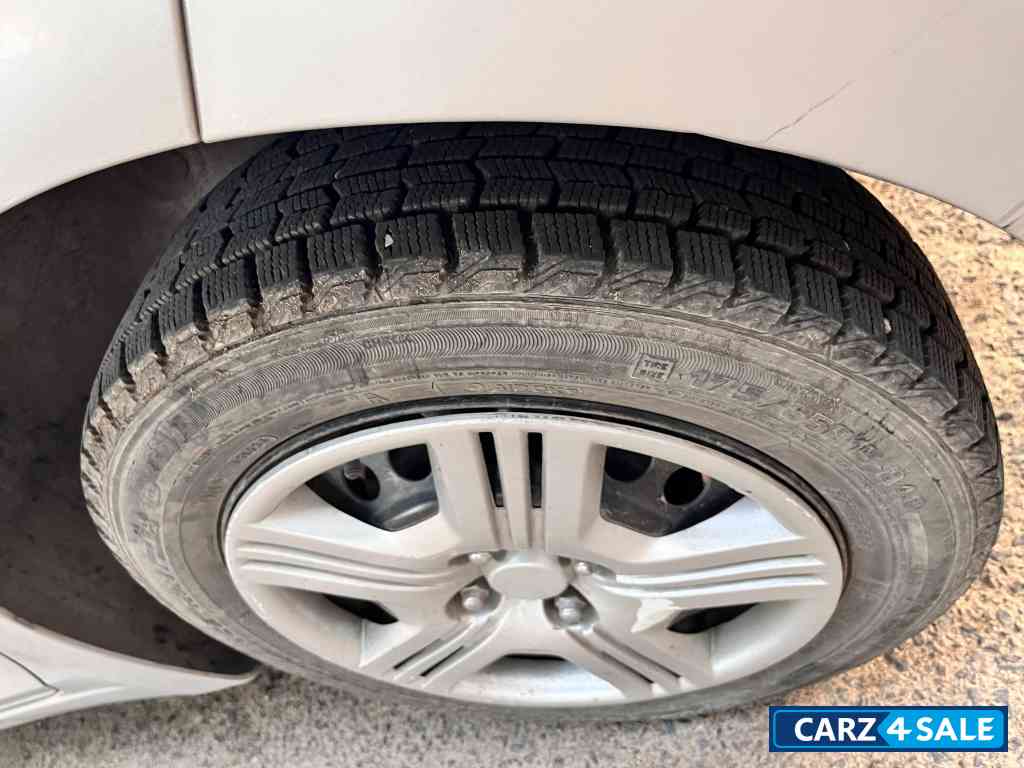 Silver Hyundai i20 Magna Silver Hyundai i20 Magna