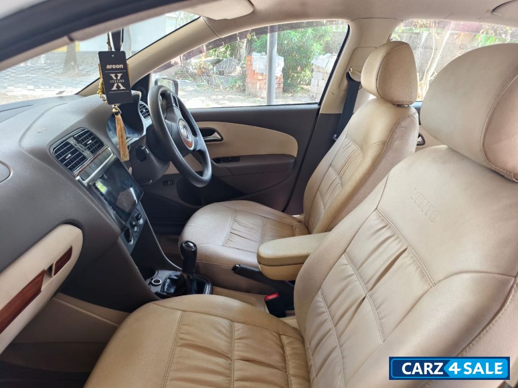 White Volkswagen Vento Comfortline White Volkswagen Vento Comfortline