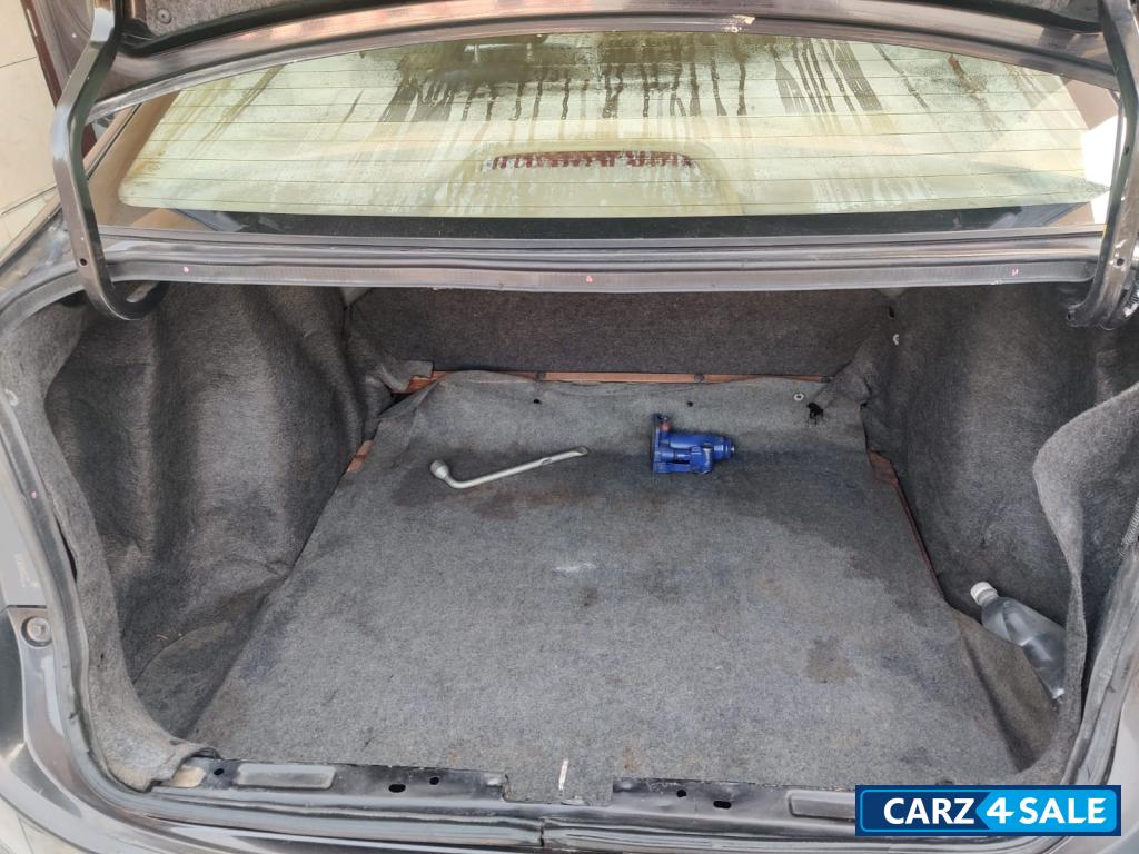 Honda City 1.5 V MT (I-DTEC) Honda City 1.5 V MT (I-DTEC)