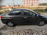 Honda City 1.5 V MT (I-DTEC)