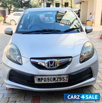 Silver Honda Brio 1.2 SMT